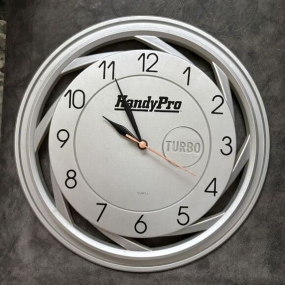 HandyPro Turbo Hubcap 1990’s Wall Clock *Works* - Picture 1 of 5